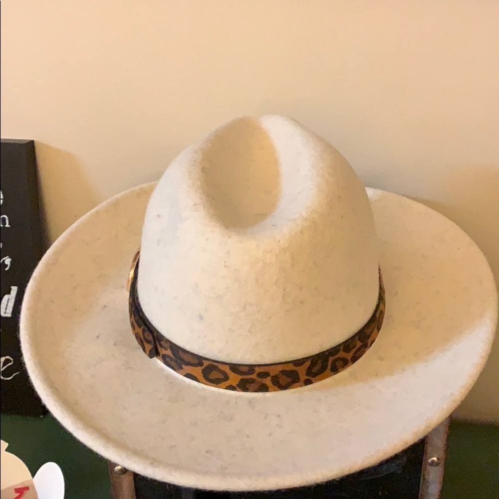 Fedora hat